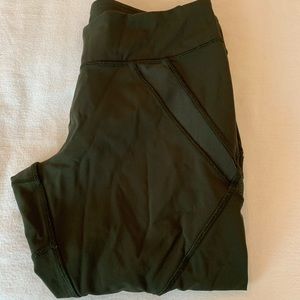 Lululemon mesh crops